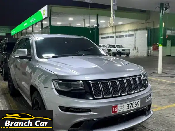 للبيع جيب srt v8 موديل 2015 اللون سيلفر من داخل...