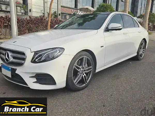 Mercedes E350 model 2018 white