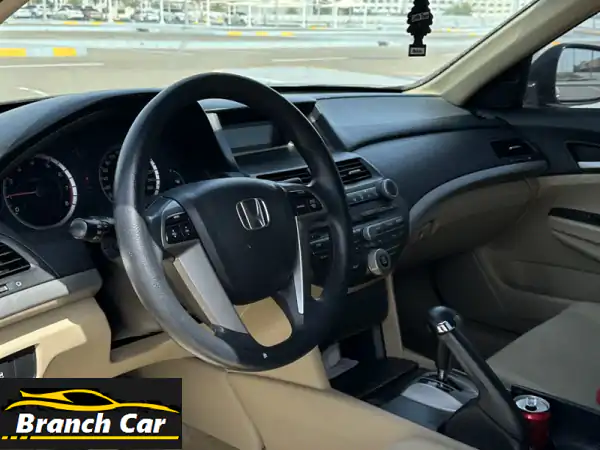 للبيع أكورد 2012 سيارة قمة في النظافة رقم واحد فتحة شاشة من داخل بيج سيارة نظيفة جدا كيلو متر 114 ..