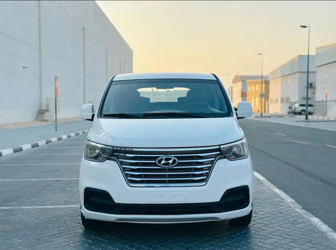 إيجار هيونداي H1: اتجمعوا كلكم في سيارة واحدة!