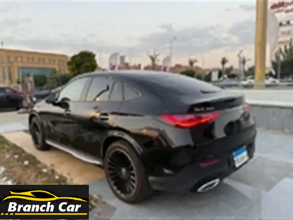 فرصة لا تعوض: مرسيدس GLC 300 موديل 2024 للبيع في التجمع، القاهرة الجديدة | عداد 8,000 كم فقط!