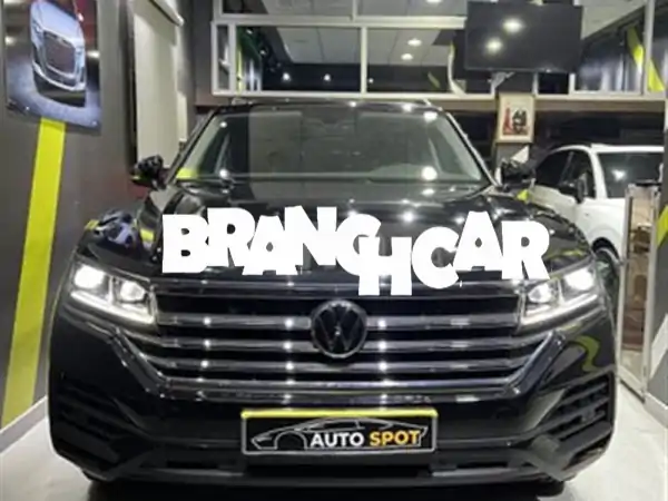 فولكس فاجن طوارق 2023 شبه الجديدة للبيع في Auto Spot: فخامة الأداء بـ 3000 كم فقط!