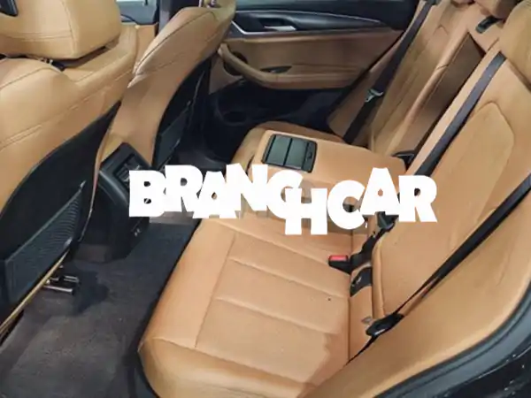 امتلك الفخامة والأداء: BMW X320d xDrive Pack M ديزل - 85 ألف كم - مواصفات كاملة
