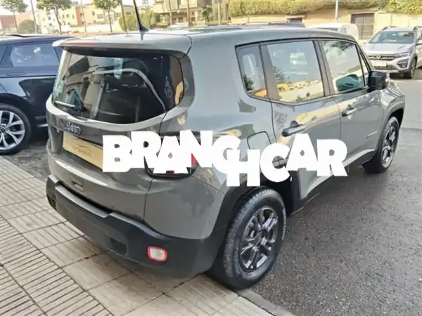 جيب رينيجيد 2023 يدوي للبيع: 50 ألف كم بحالة الوكالة! مغامرتك تنتظرك!