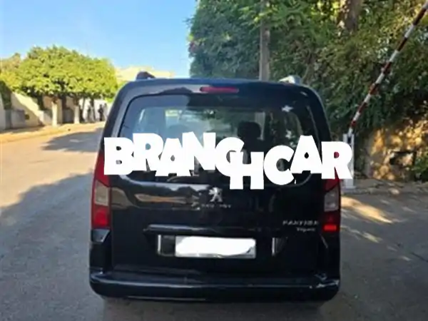 فرصة ذهبية: بيجو بارتنر 2015 ديزل يدوية في فاس...