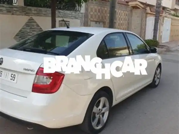 سكودا رابيد 2015 للبيع: سيارة عملية واقتصادية...