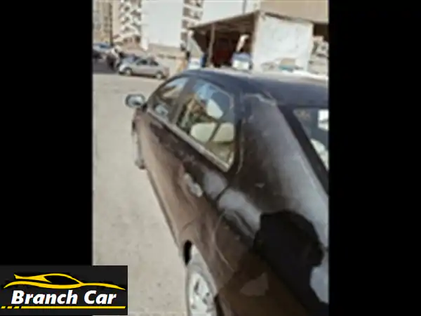 تويوتا ياريس 2008: فابريكة بالكامل (بره وجوه) | أول مالك | كماليات الباريسي الأصلية