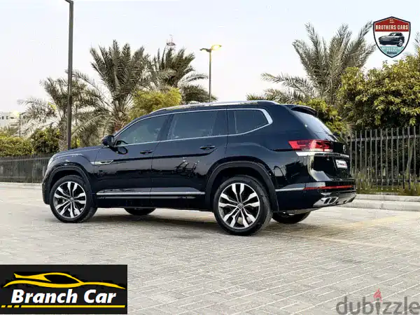 فولكس فاجن تيرامونت 2023 V6 | رفاهية مطلقة ولون أسود ملكي ببانوراما كاملة - مالك واحد!