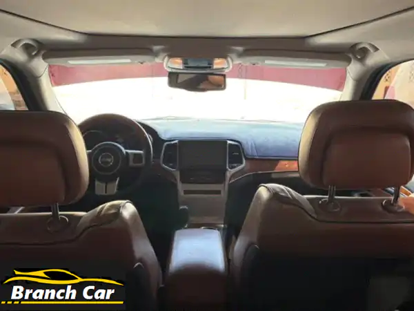 جيب جراند شيروكي SRT 2020 (موديل 2011) للبيع: قوة Hemi 5.7L وأداء OverLand فائق!