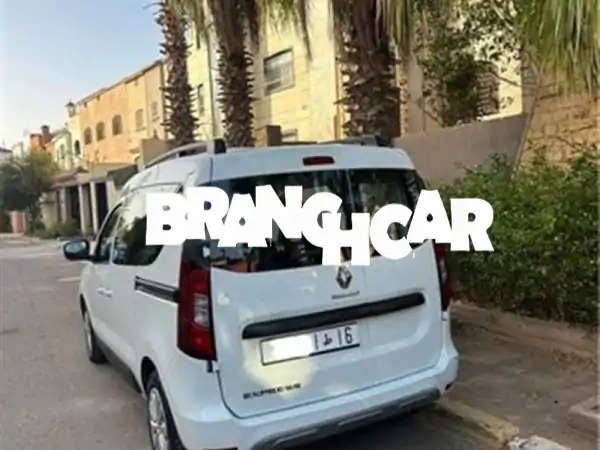 رينو إكسبريس ديزل 2023 للبيع: يد أولى، 80 ألف كم، فل كامل...