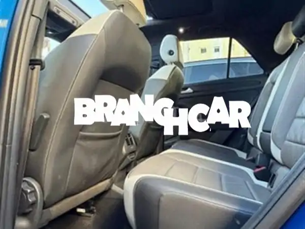 فولكس فاجن T-Roc 2021 ديزل أوتوماتيك | رفاهية، أمان، توفير وقود، فتحة سقف وجلد!