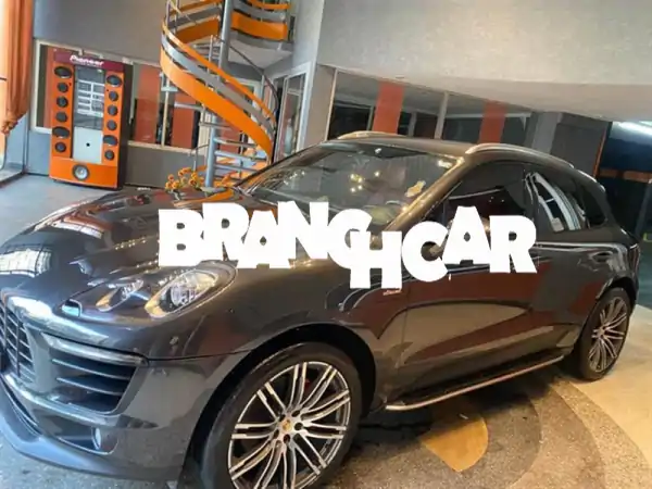 بورش ماكان S ديزل 2016 مجددة 2024 | أسود/أحمر | قمة الفخامة والأداء بالدار البيضاء