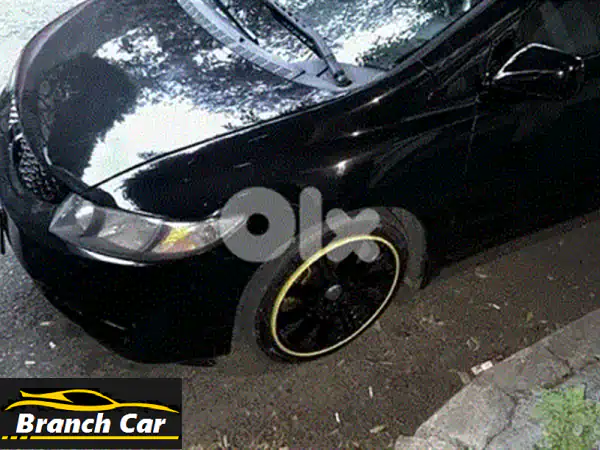 هوندا سيفيك 2002 بيضاء للبيع: سيارة اقتصادية وموثوقة لرحلاتك اليومية – جاهزة للانطلاق!