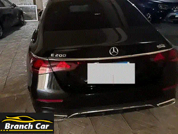 مرسيدس بنز E200 AMG 2026 الجديدة كلياً: فخامة وأداء مبهر باللون الأسود - احجز تجربتك الآن!