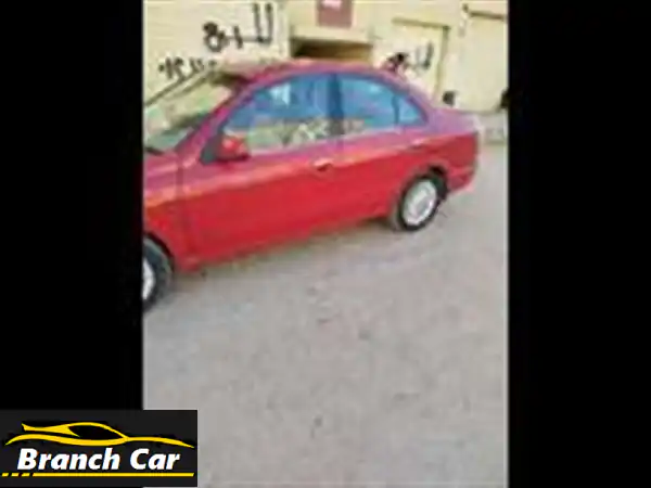 نيسان صني حمراء فابريكة بالكامل: لقطة لعشاق النوادر...