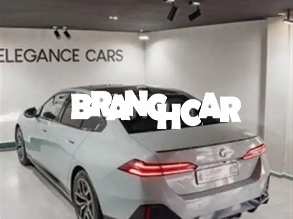اكتشف BMW 520d M-Edition الجديدة كلياً (5900 كم) في الدار البيضاء - رفاهية وأداء استثنائيين!