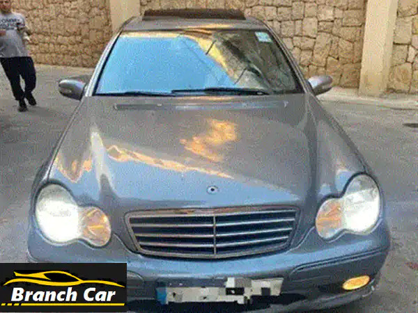 مرسيدس C240 2005 سوداء للبيع: فخامة C-Class الألمانية بسعر لا يفوت!