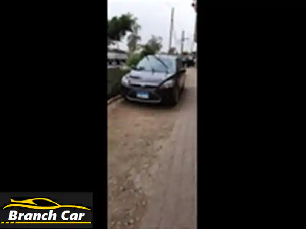 للبيع: فورد فوكس 2010 جيا (أعلى فئة) | فخامة، أداء، وراحة لا مثيل لها - فتحة سقف، صالون فابريكة، حالة ممتازة!