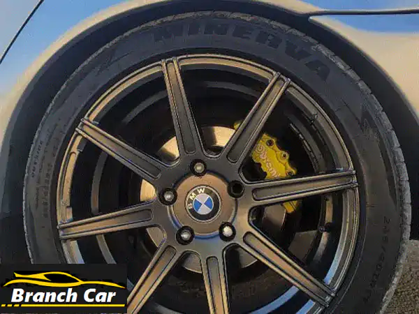 BMW M3 1999 فضية: امتلك الأسطورة بأداء لا يُضاهى!...
