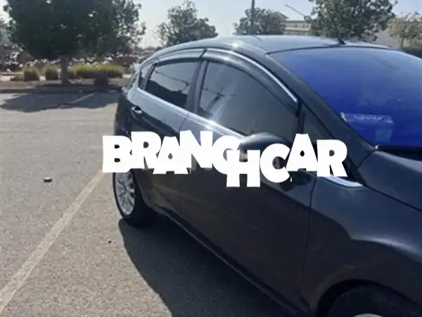 فورد فييستا تيتانيوم بحالة جيدة