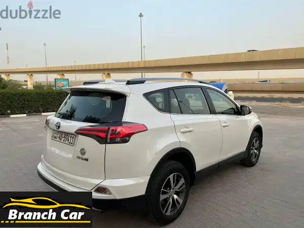 تويوتا C-HR 2018 بيضاء | استخدام طبيب 106 ألف كم | بحالة المصنع وجاهزة للانطلاق