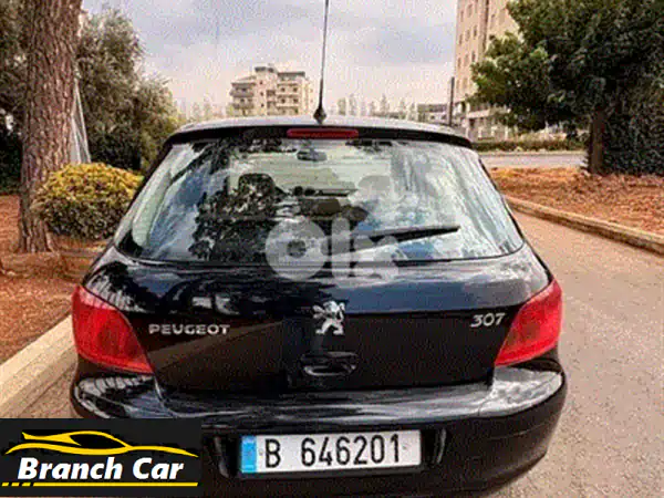 فولفو S40 2007 الفضية: أمان لا يُضاهى، أناقة سويدية! اكتشفها الآن