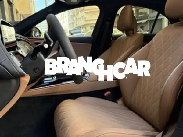 مرسيدس-بنز E300 DE هايبرد AMG 2025 الجديدة: فخامة 0 كم بأداء 4MATIC ديزل ذكي