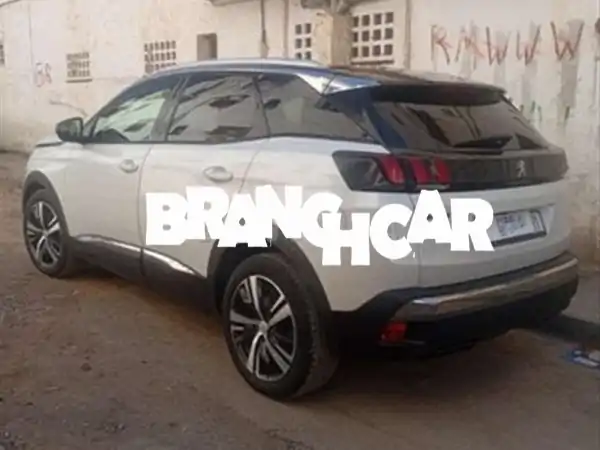 فرصة مميزة: بيجو 3008 ديزل أوتوماتيك 2020 فاخرة للبيع بالدار البيضاء – فحص شامل، كماليات كاملة بسعر 235,000 درهم!
