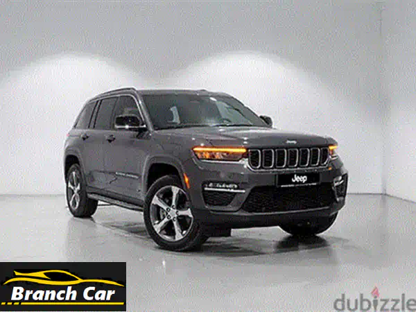 جيب جراند شيروكي 2023 Laredo V6 (رمادي): قوة Pentastar وفخامة...