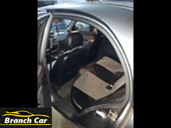 امتلك الأناقة والاعتمادية: شيفروليه لانوس 2011...