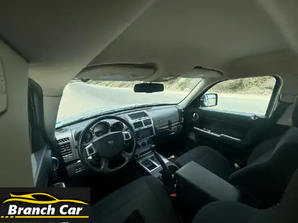 فرصة لا تعوض: دودج نيترو 2011 نظيفة بحالة الوكالة - 4x4 قوية وجاهزة للبيع!