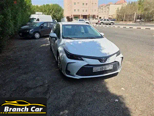 تويوتا كورولا 2020 XLI بيضاء (1.6L): رفيقك الاقتصادي والموثوق - للبيع بسعر مغرٍ!