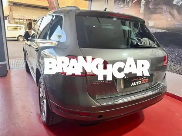 فولكس فاجن طوارق بولمان 2013 للبيع: فخامة، أداء، وضمان 3 أشهر!