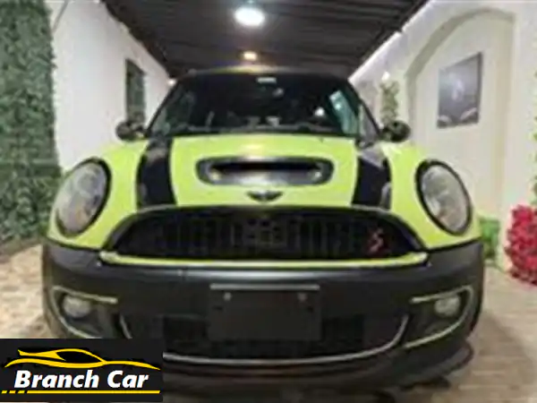 امتلك الأناقة والتميز: MINI Clubman 2008 للبيع...
