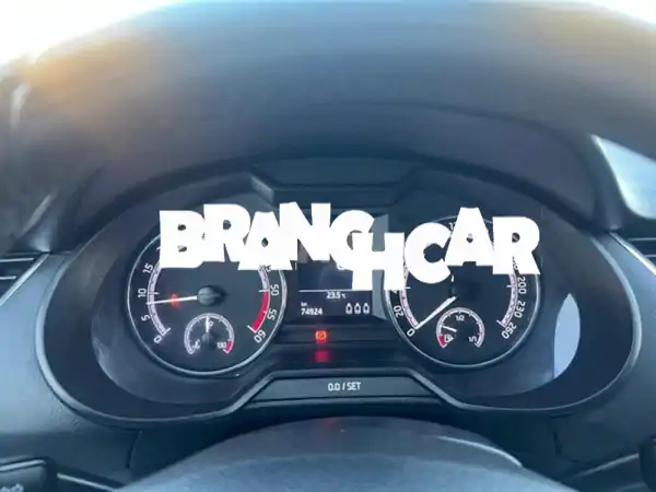 سكودا أوكتافيا 2020 ديزل أوتوماتيك بأكادير: أناقة، اقتصاد، وأداء لا مثيل له!