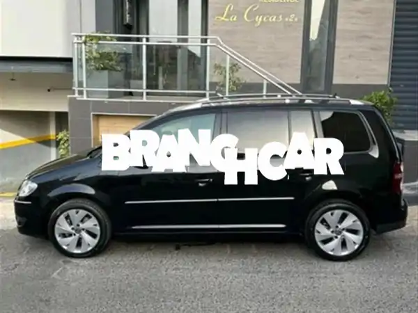 فولكس فاجن توران 2008: سيارة عائلية بحالة ممتازة...