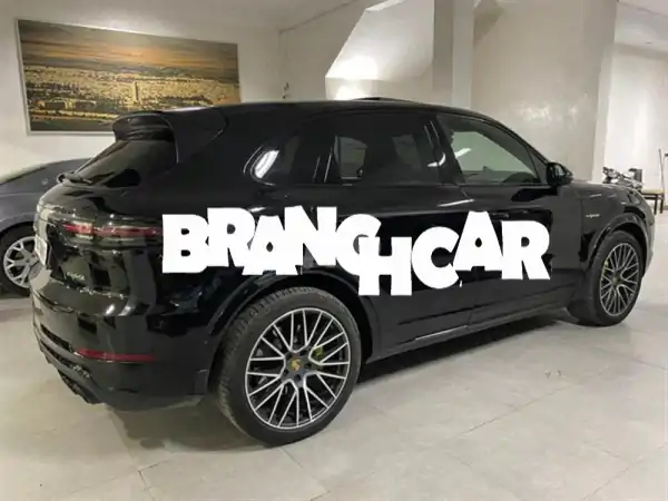 فرصة نادرة: بورش كايين هايبرد 2019 - فل كامل، وارد جديد، بحالة ممتازة!