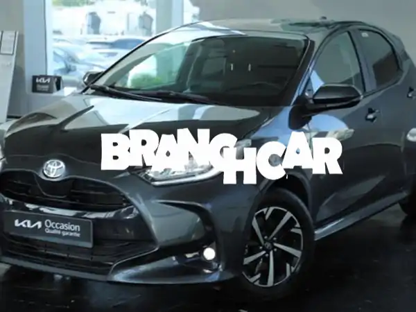 فرصة ذهبية! تويوتا ياريس IV هجينة DISTINCTIVE...