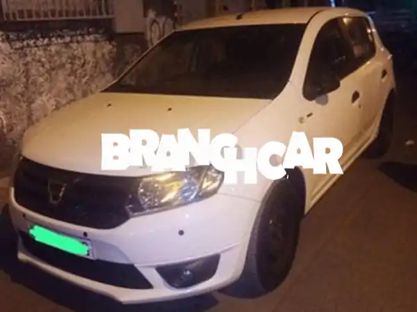 بيع سيارة داسيا سانديرو
