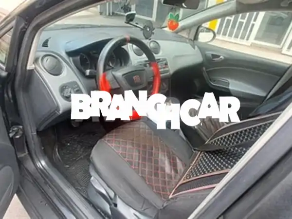 إيبيزا زوينة