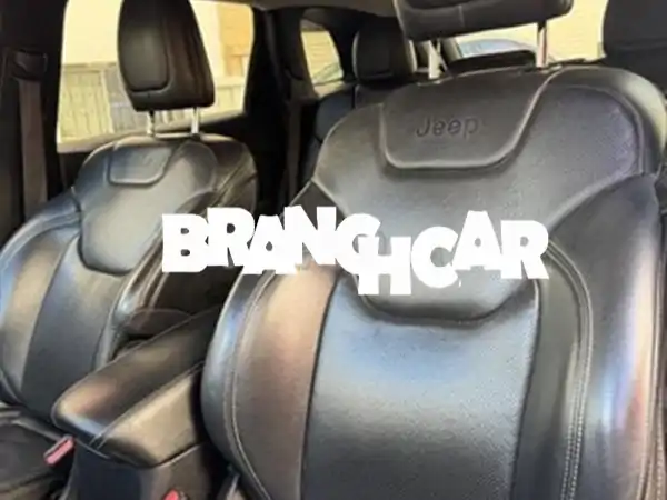 جيب شيروكي ليمتد 2015 للبيع | كاملة الخيارات، سقف بانورامي، 140 ألف كم - سعر لقطة!