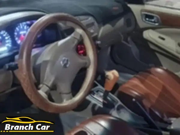 نيسان صني 2009 سوبر صالون: أعلى فئة، فابريكا دواخل...