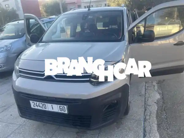 امتلك سيتروين 2021 بحالة المصنع | أول يد | 5 أبواب مانيوال