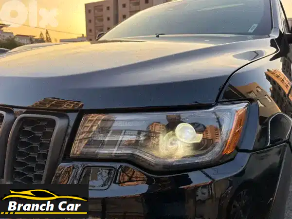 Jeep Grand Cherokee 2018  California very clean  over land V6