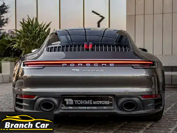 بورش 911 كاريرا 4S كوبيه 2021 | رمادي داكن/أحمر | 45,000 كم فقط...