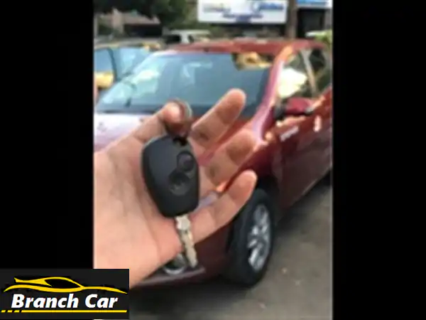 فرصة ذهبية: رينو سانديرو 2015 فابريكة (سقف وشنطة وكبوت) | 51 ألف كم فقط | حالة نادرة بسعر مميز!