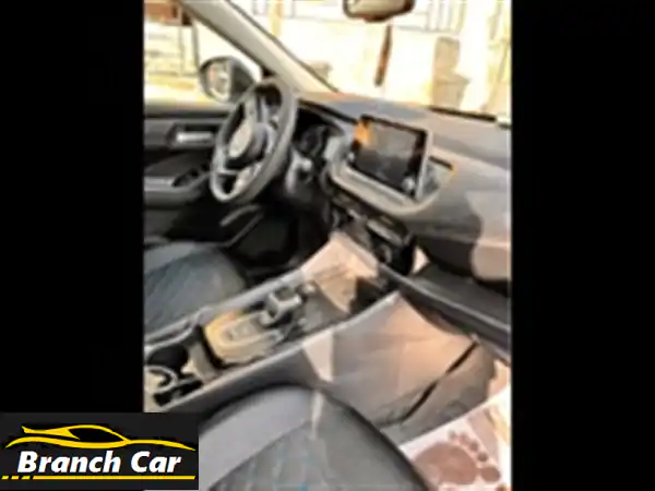 فرصة استثنائية: نيسان قشقاي 2025 الفئة الثانية - فتحة سقف - 9000 كم فقط!