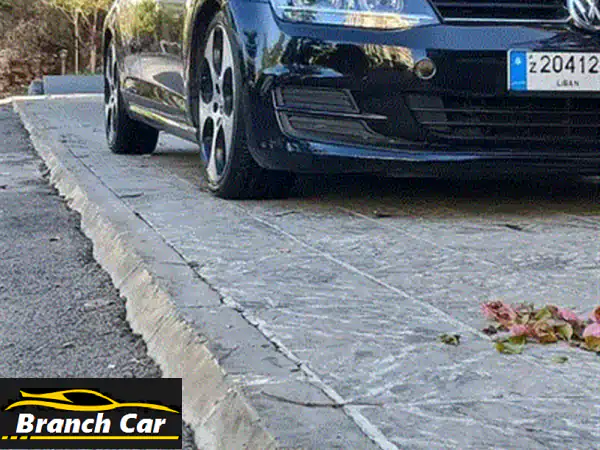 فولكس فاجن جولف 2015: نظافة كالجديدة ولون أزرق كحلي جذاب! لا تفوت الفرصة.