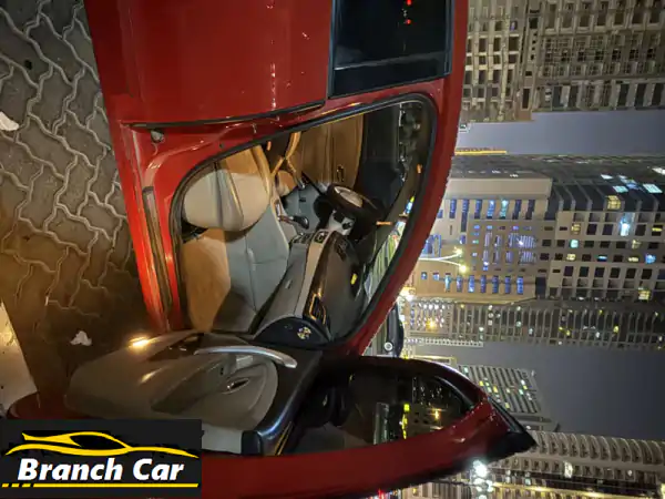 للبيع: رينو ميغان هاتشباك 2012 حمراء - بحالة...