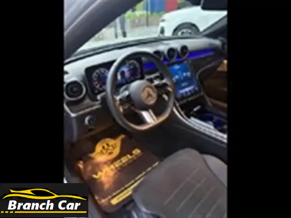 مرسيدس C200 موديل 2024 للبيع في التجمع: فخامة استثنائية بـ 10,000 كم فقط!